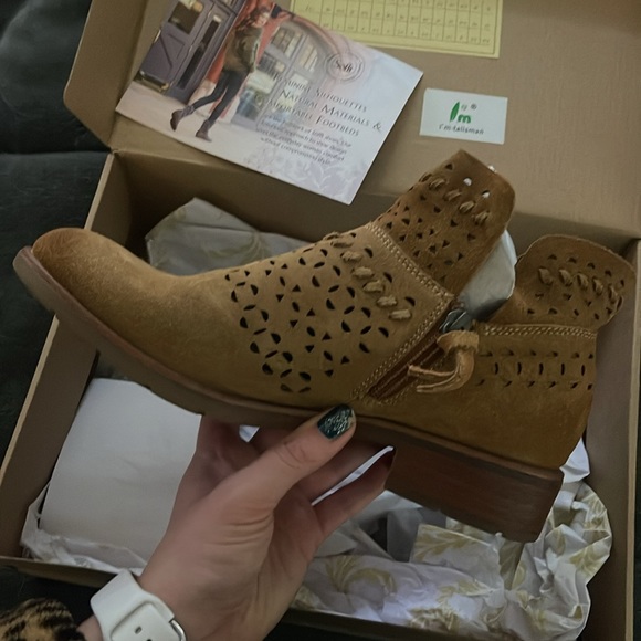 Women's Brown Brinkley Laser Cut Leather Bootie In Saddle Suede - Picture 7 of 13